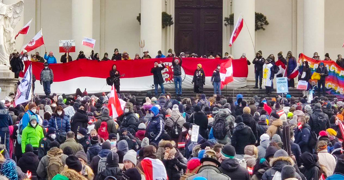Bild von der Kundgebung am Karlsplatz am 13. Februar: Info-DIREKT