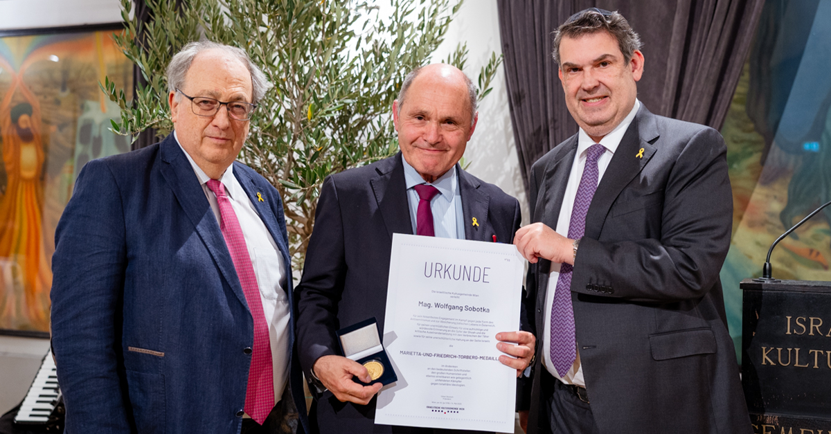 Wolfgang Sobotka, Oskar Deutsch und Ariel Muzicant bei der Verleihung der Torberg-Medaille
